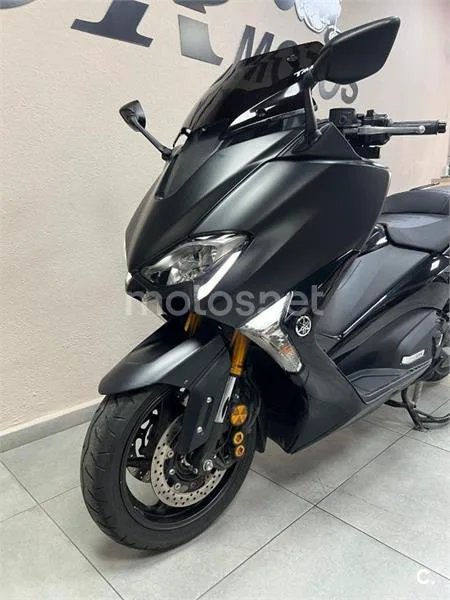 Yamaha TMAX – Vista 13