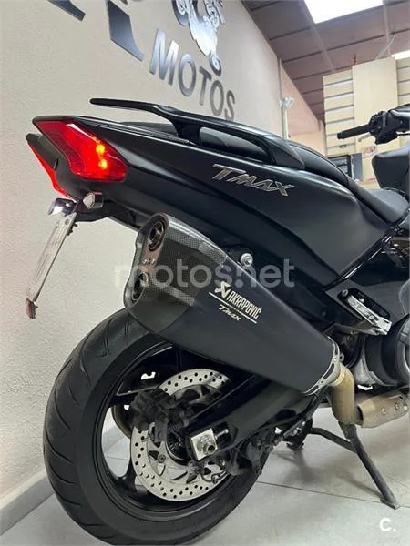 Yamaha TMAX – Vista 18