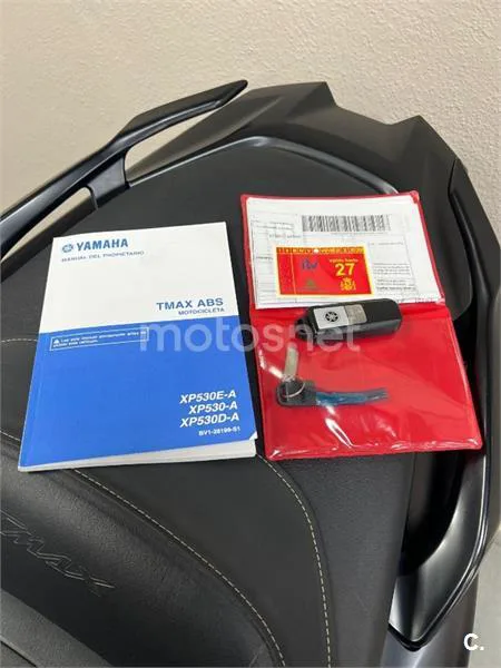 Yamaha TMAX – Vista 20