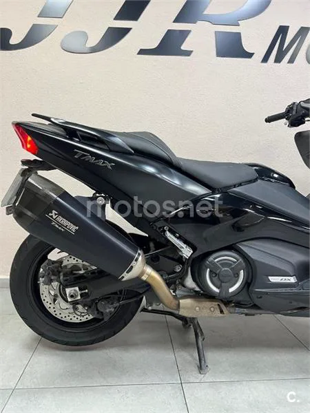 Yamaha TMAX – Vista 3