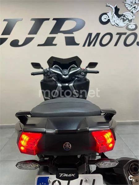 Yamaha TMAX – Vista 6