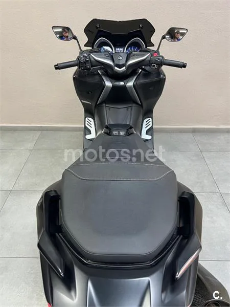 Yamaha TMAX – Vista 7
