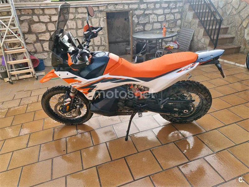 KTM 890 – Vista 3