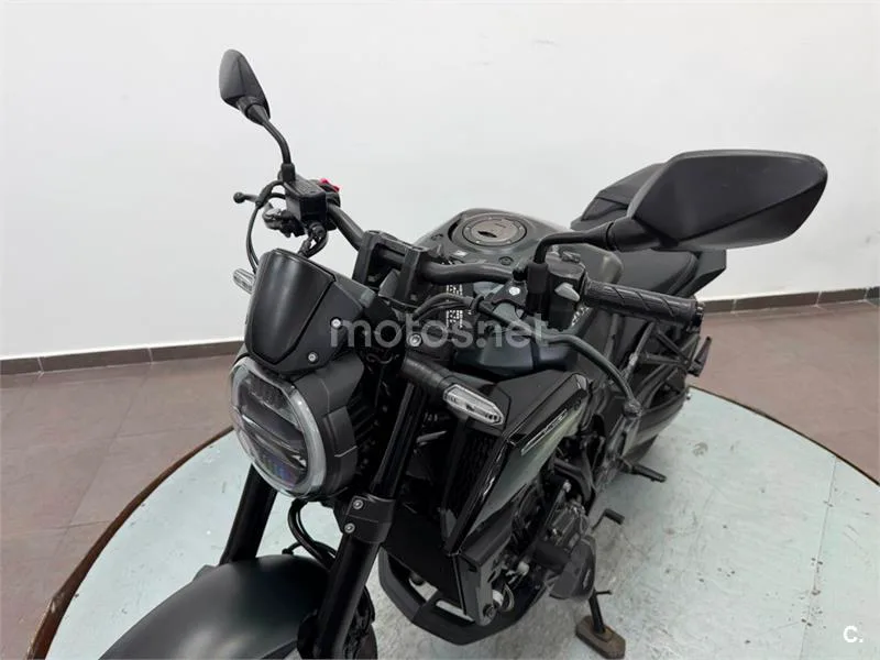 Honda CB 650 R – Vista 19