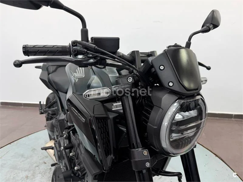 Honda CB 650 R – Vista 22