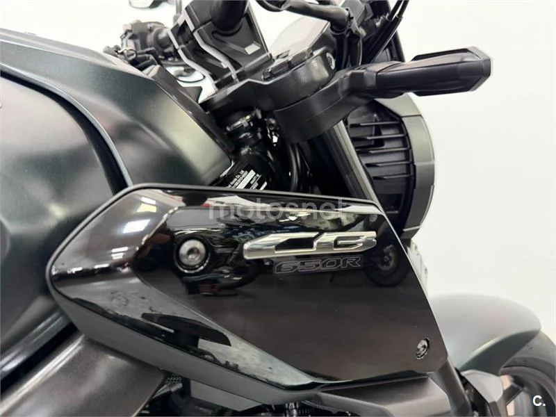 Honda CB 650 R – Vista 8