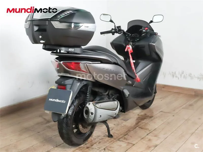Honda Forza 300 – Vista 3