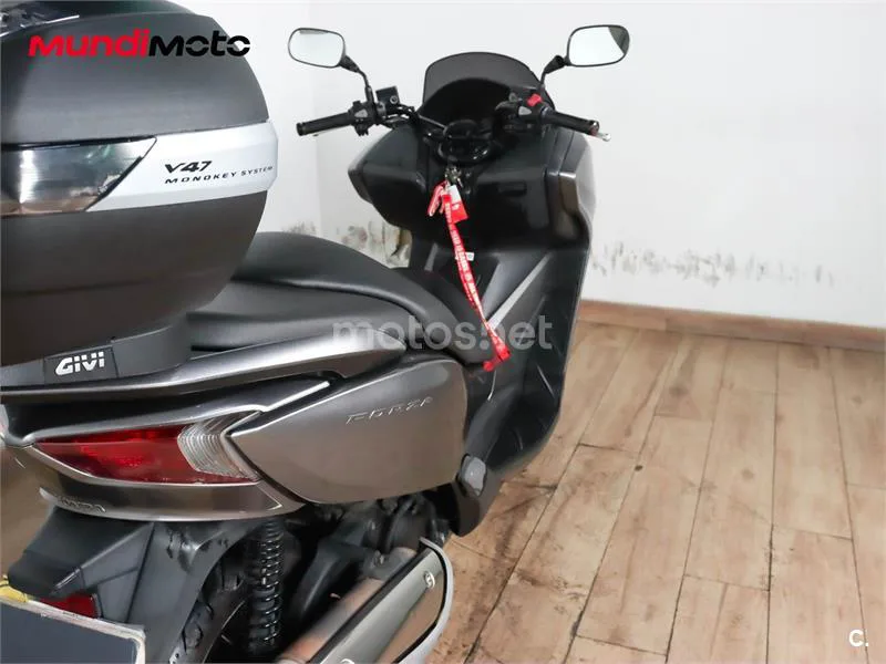 Honda Forza 300 – Vista 4