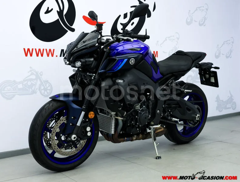 Yamaha MT-10 – Vista 8