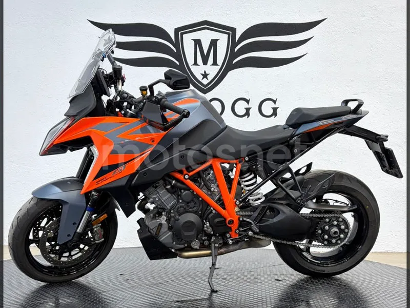 KTM 1290 Super Duke GT – Vista 5