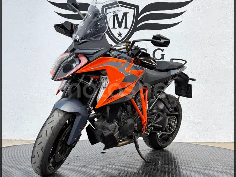 KTM 1290 Super Duke GT – Vista 6