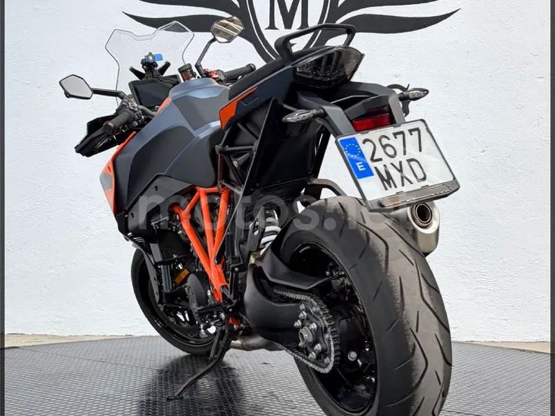 KTM 1290 Super Duke GT – Vista 10