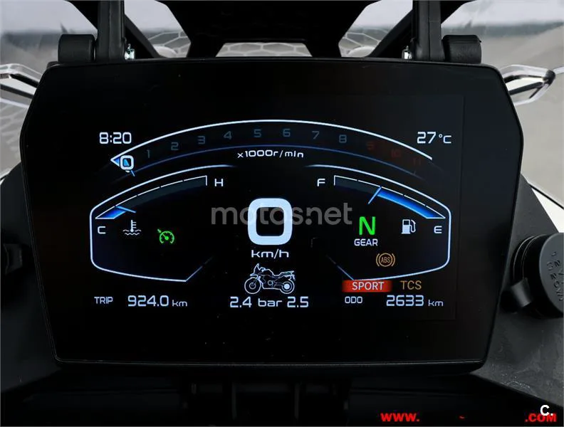 Voge 900 DSX – Vista 6