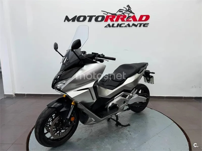 Honda Forza 750 – Vista 12