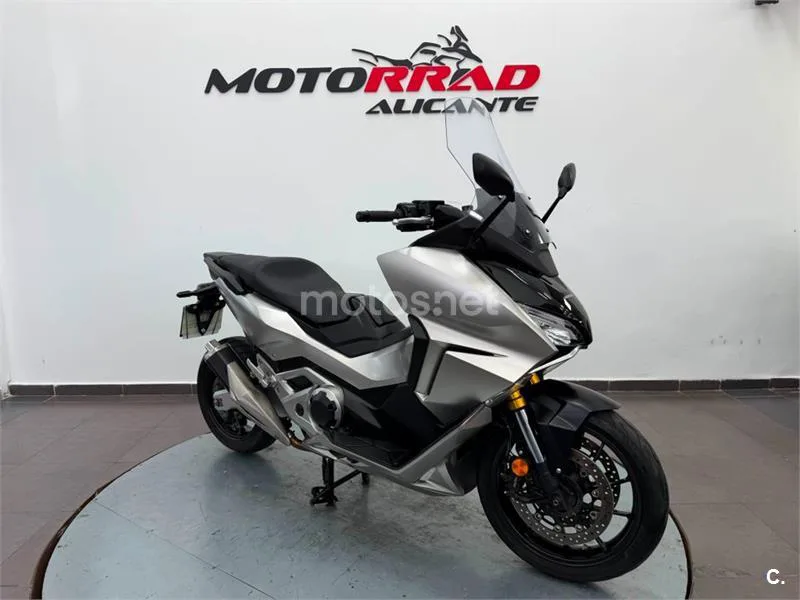 Honda Forza 750 – Vista 14