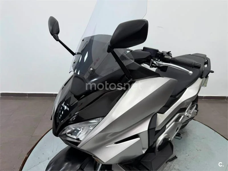 Honda Forza 750 – Vista 16