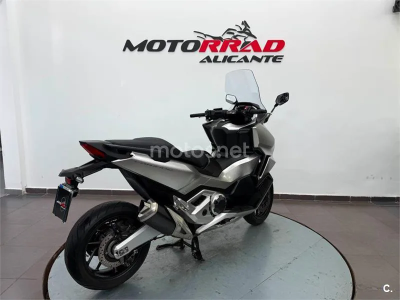 Honda Forza 750 – Vista 3
