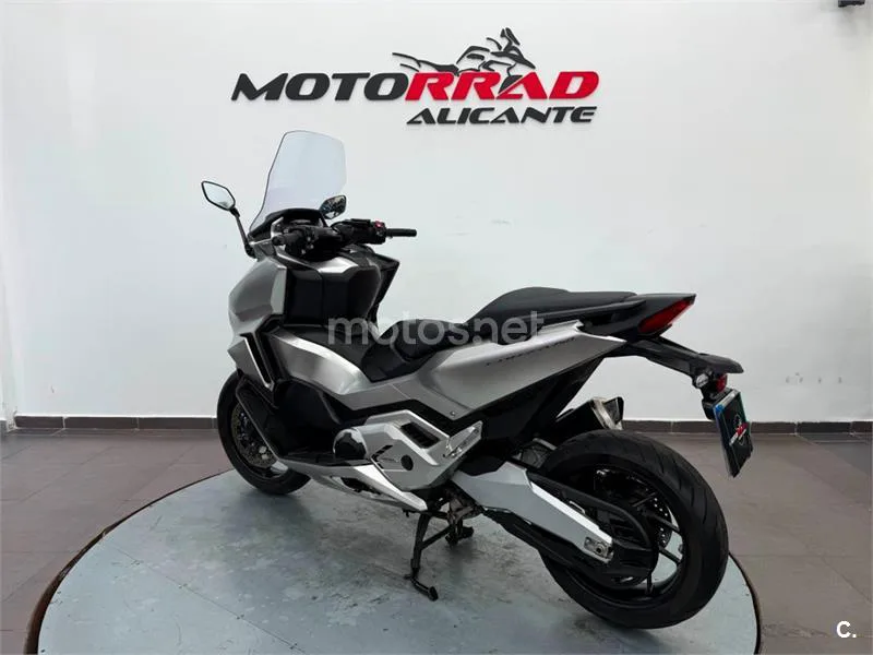Honda Forza 750 – Vista 5