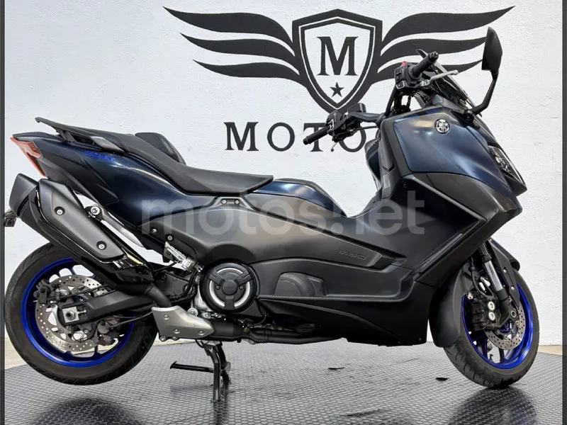Yamaha TMAX – Vista 3
