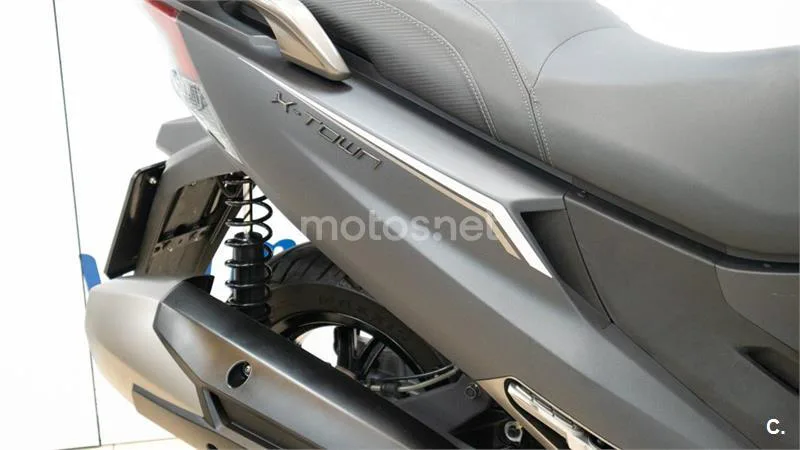 Kymco X-Town CT 300 – Vista 10