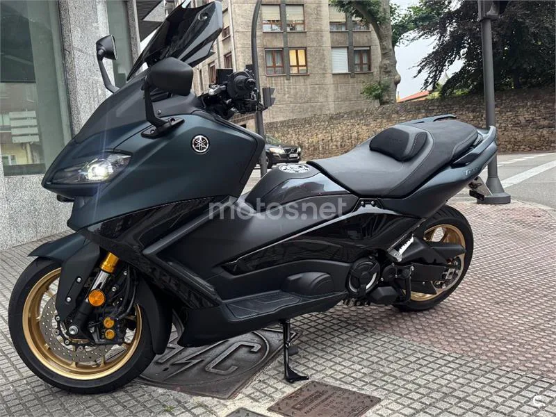 Yamaha TMAX – Vista 3