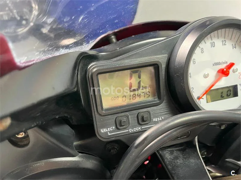 Yamaha R6 – Vista 14