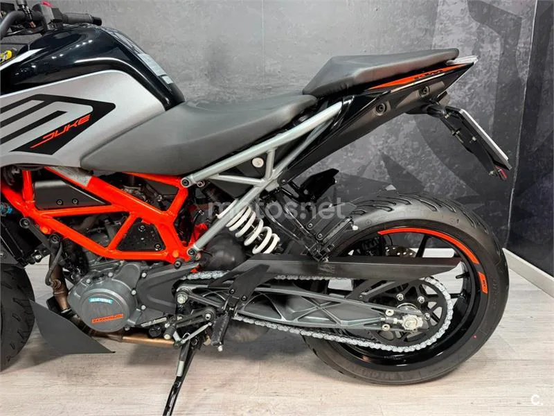 KTM 125 – Vista 13