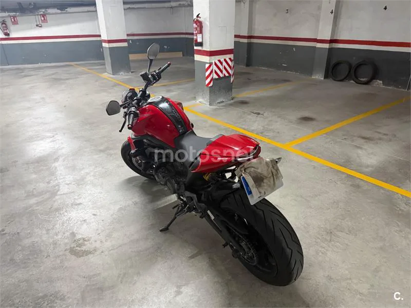 Ducati Monster - Vista 12