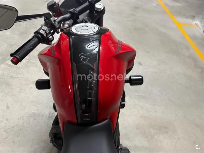 Ducati Monster - Vista 4