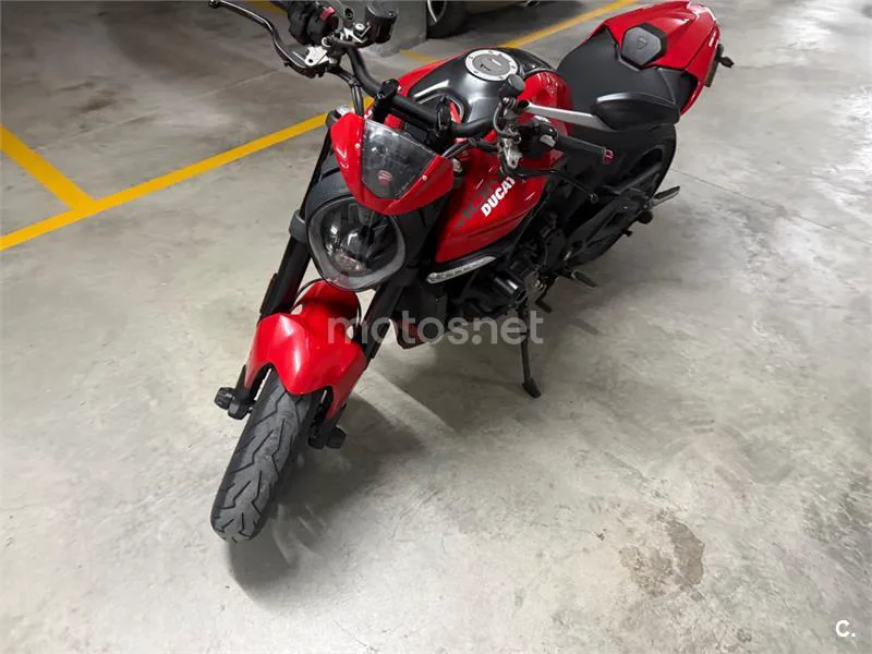 Ducati Monster - Vista 10