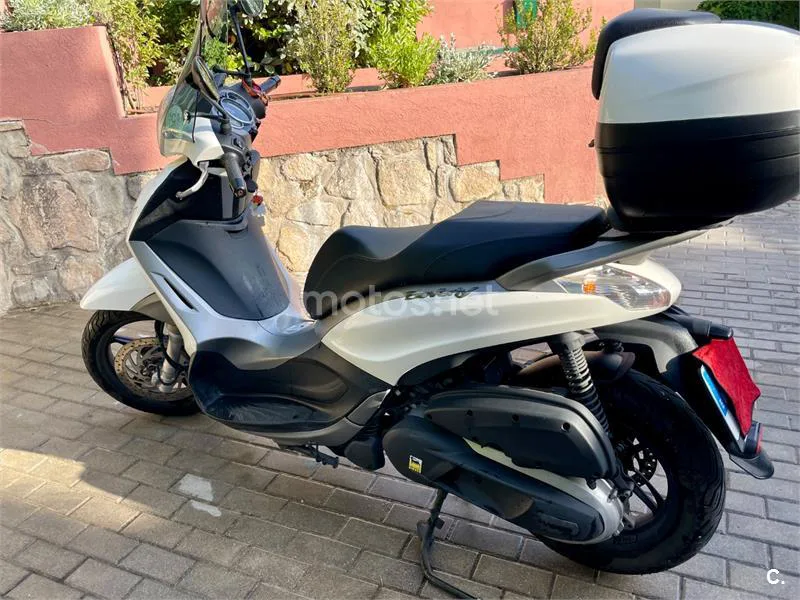 Piaggio Beverly – Vista 3