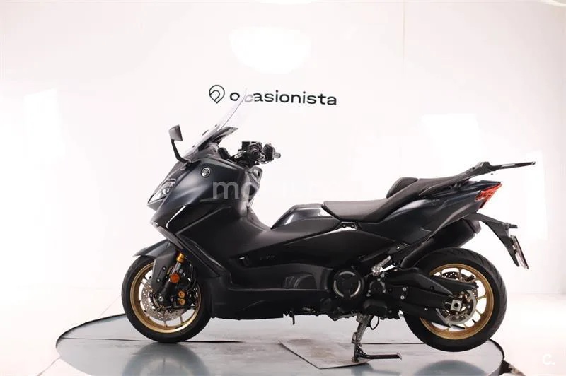 Yamaha TMAX – Vista 4