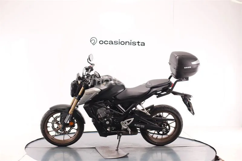 Honda CB 125 R – Vista 4