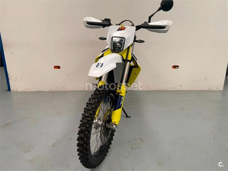 Husqvarna 701 Enduro – Vista 3