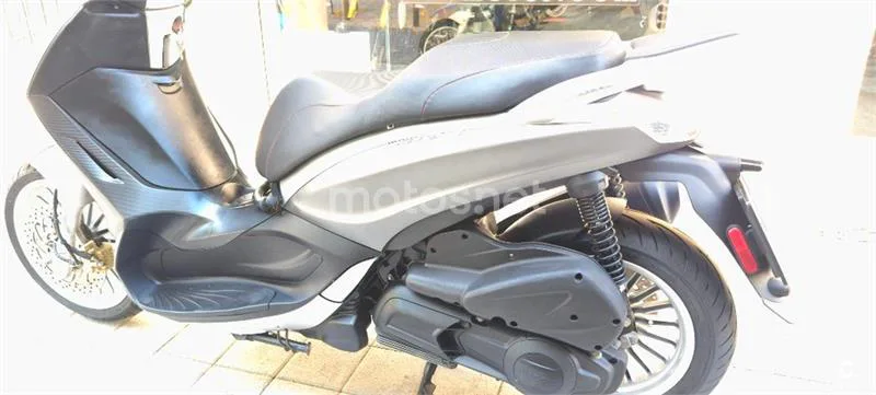 Piaggio Beverly 300 – Vista 21