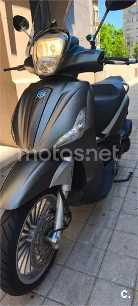 Piaggio Beverly 300 – Vista 24