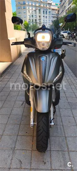Piaggio Beverly 300 – Vista 25