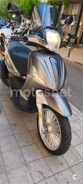 Piaggio Beverly 300 – Vista 27