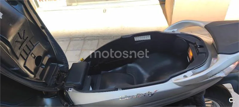 Piaggio Beverly 300 – Vista 33