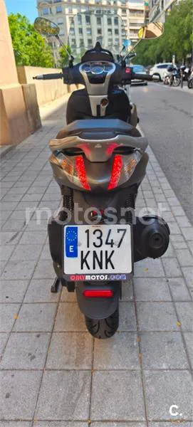 Piaggio Beverly 300 – Vista 6