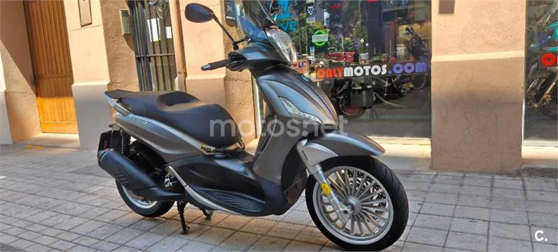 Piaggio Beverly 300 – Vista 9
