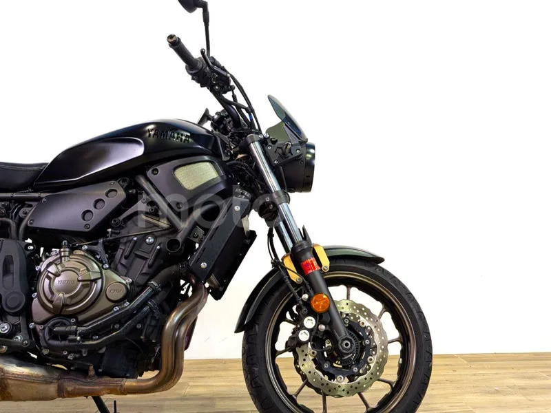 Yamaha XSR 700 – Vista 4