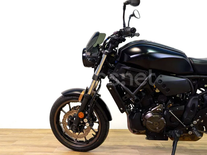 Yamaha XSR 700 – Vista 8
