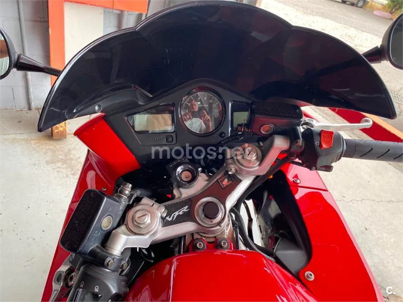 Honda VFR 800 – Vista 7