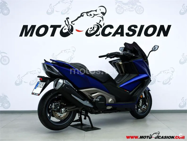 Kymco AK 550 – Vista 3