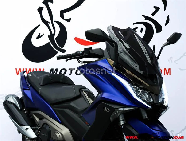 Kymco AK 550 – Vista 4
