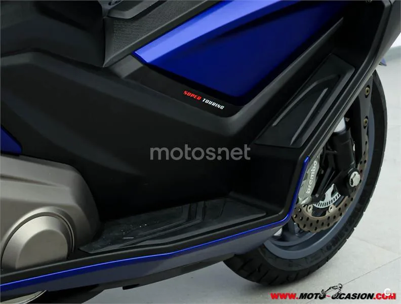 Kymco AK 550 – Vista 5