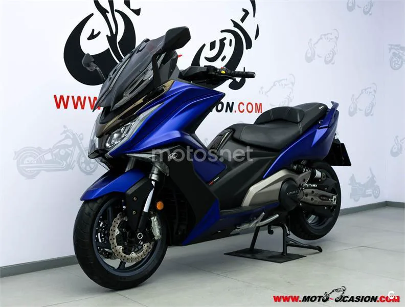 Kymco AK 550 – Vista 8