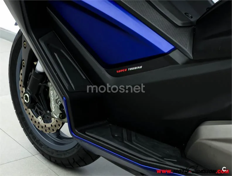 Kymco AK 550 – Vista 10