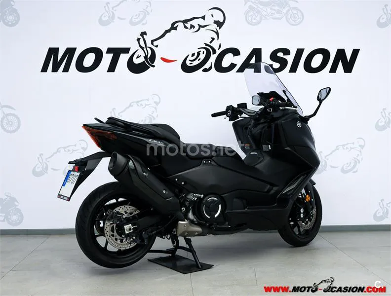 Yamaha TMAX – Vista 3